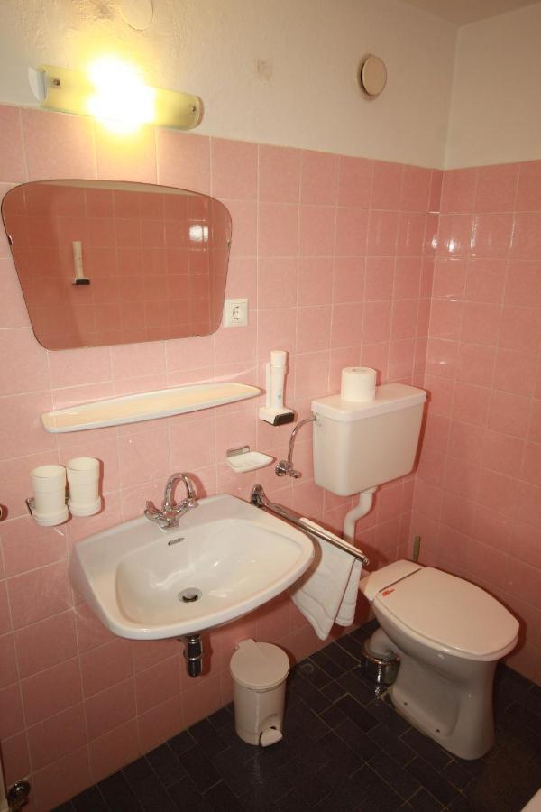 Haus Kristall บาค ภายนอก รูปภาพ